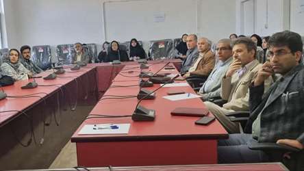 با سخنرانی  سرکار خانم دکتر مریم معتمدی، فوق‌ تخصص غدد و رشد کودکان